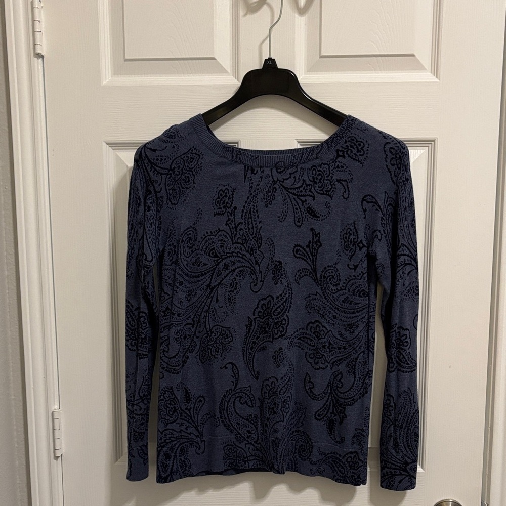 Lucky Brand Blue and Black Paisley Long Sleeve sweater wsr2